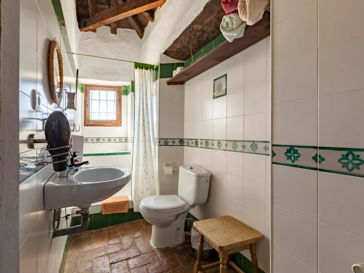 Almazara De Paulenca Guest House